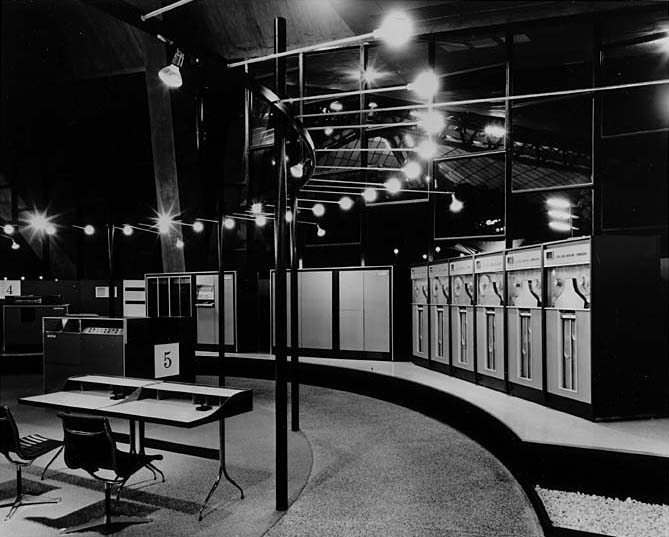 Univac tape drives